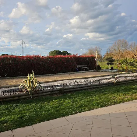 Les Bulles Du Font Blanque Feriehus *