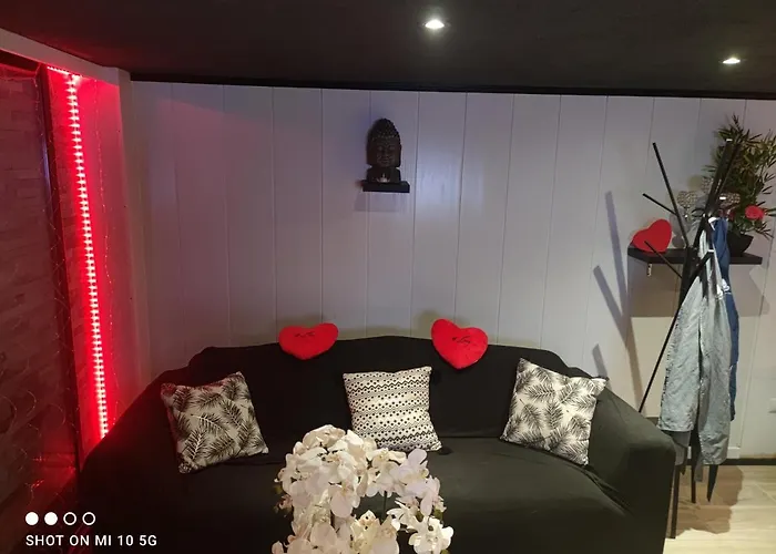 Les Bulles Du Font Blanque بيت للعطل *